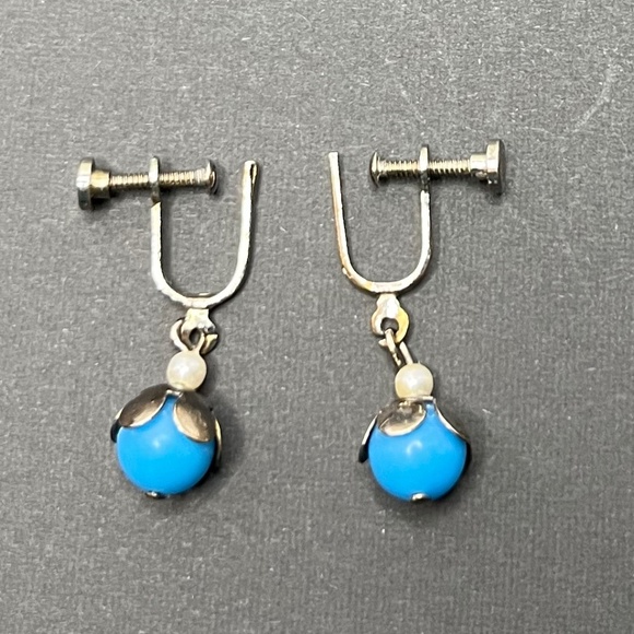 Vintage Blue Bead with Faux Pearl Drop Screw Back Earrings Silver Tone Metal - Picture 1 of 3